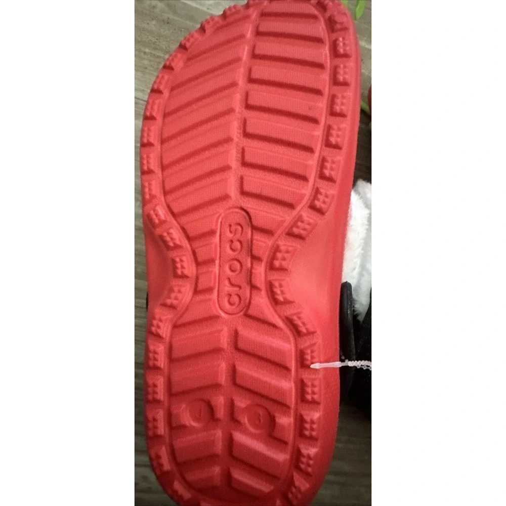Crocs Classic‎ Lined Santa Christmas Clogs Youth cozy winter Junior 3